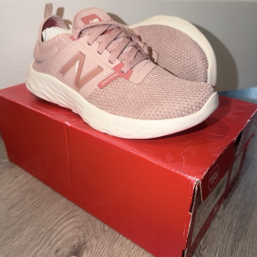 New Balance Fresh Foam Sport V2 Pink Running Sneakers WSPTMP2 Womens 7.5 NEW